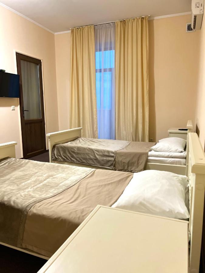 Hotel New Continent Bushtyno Esterno foto