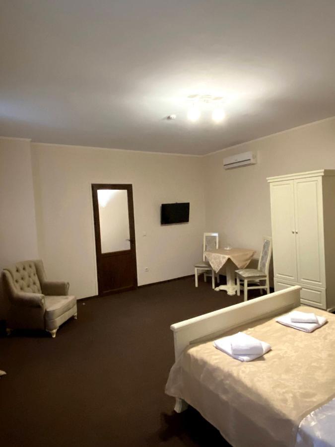 Hotel New Continent Bushtyno Esterno foto