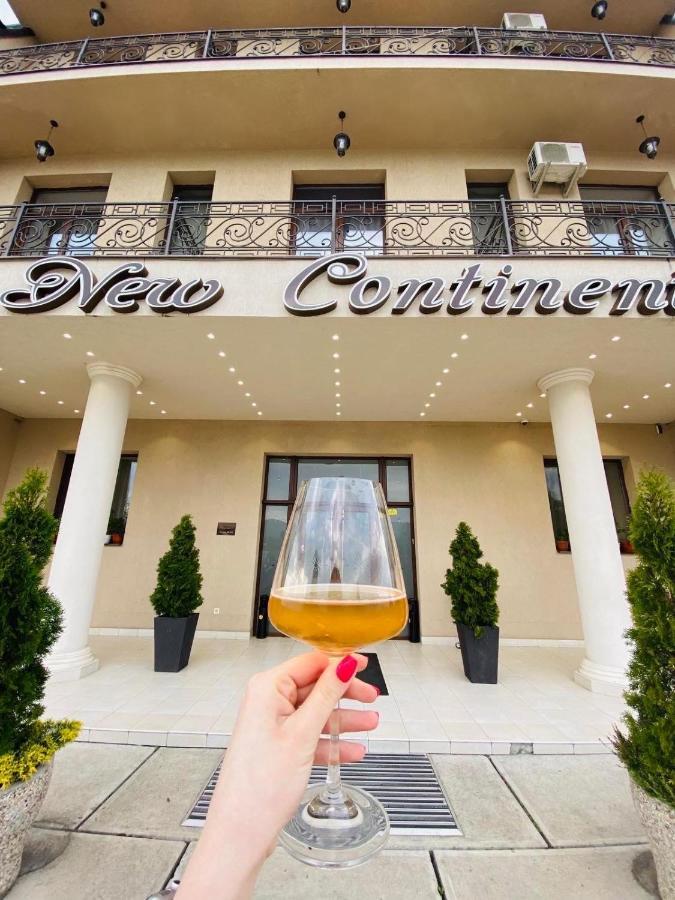 Hotel New Continent Bushtyno Esterno foto